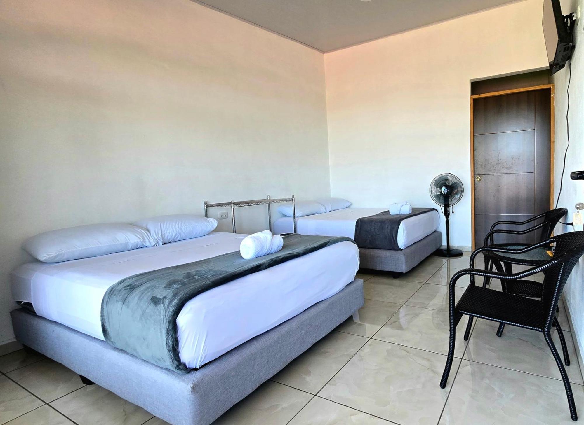 Cattleya Family Hotel Monteverde Exterior photo