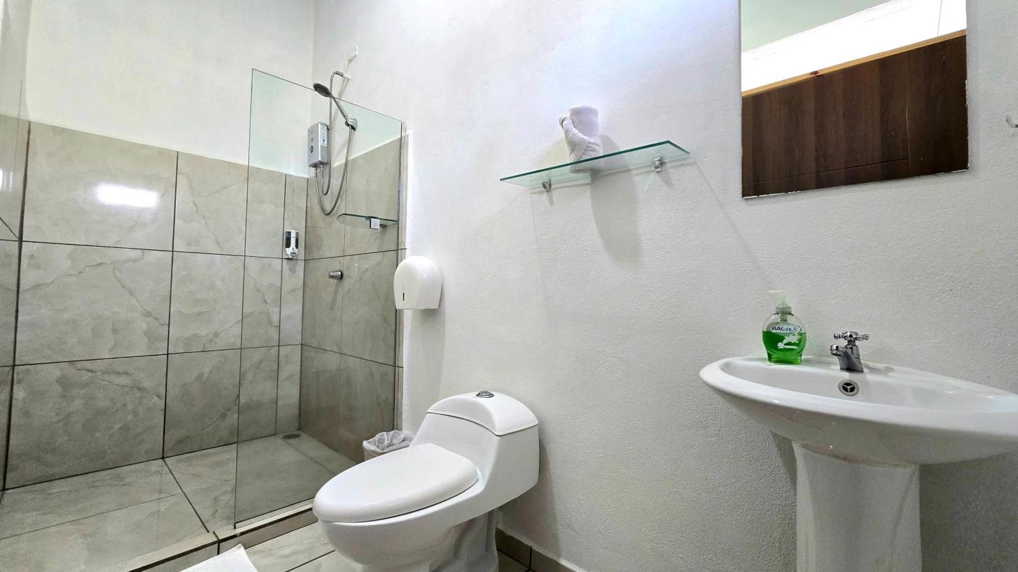 Cattleya Family Hotel Monteverde Exterior photo