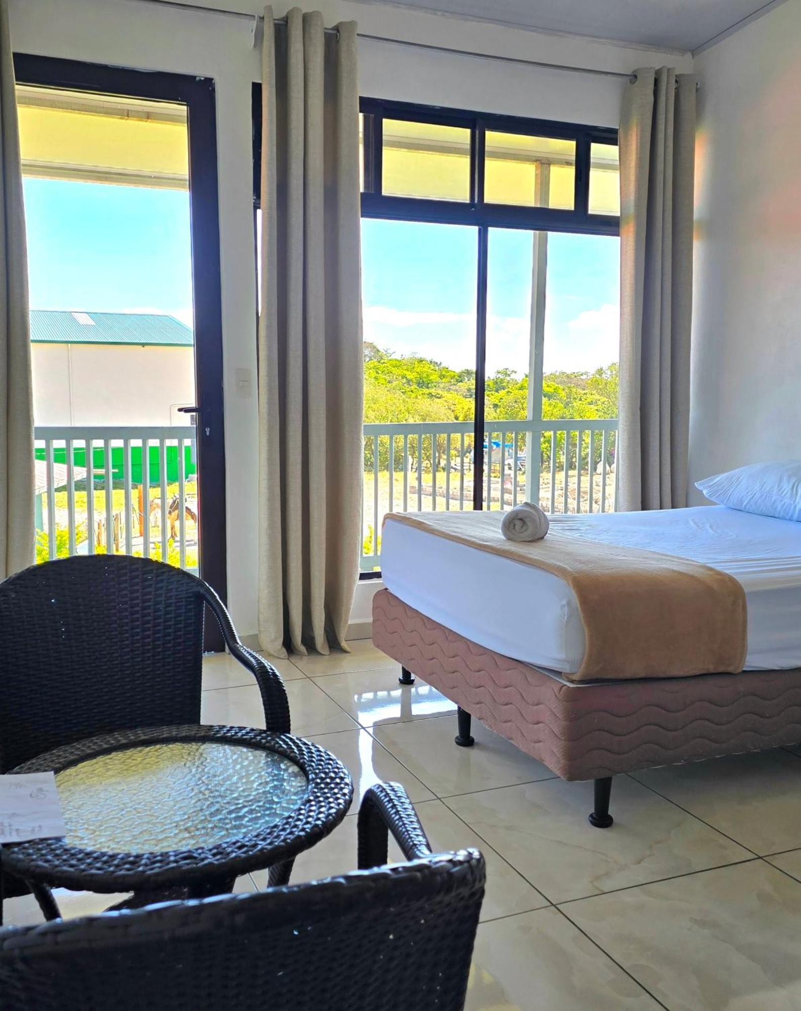 Cattleya Family Hotel Monteverde Exterior photo