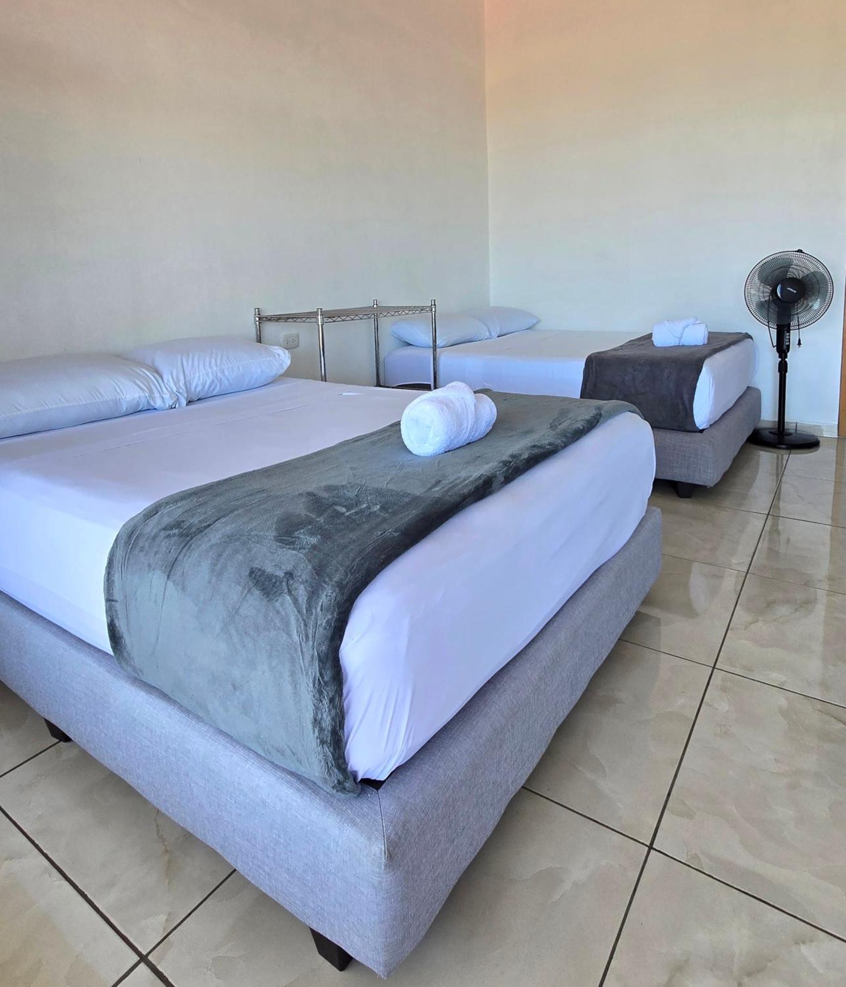 Cattleya Family Hotel Monteverde Exterior photo